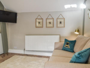 Little Hive-Uk39430